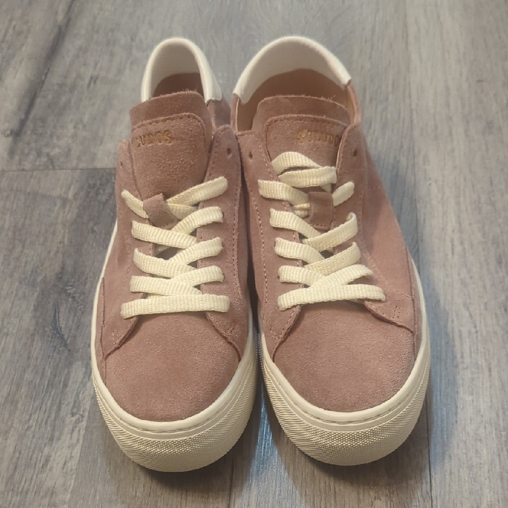 Soludos Cream and Tan Footwear